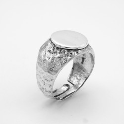 Round Chevalier Ring